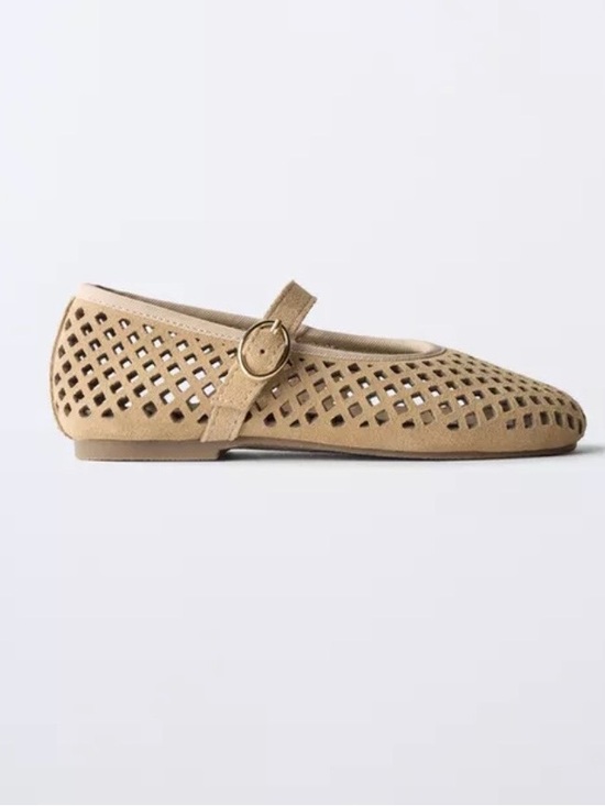Zara Other - EUC ZARA Girls Tan Ballet Flats in Size 12